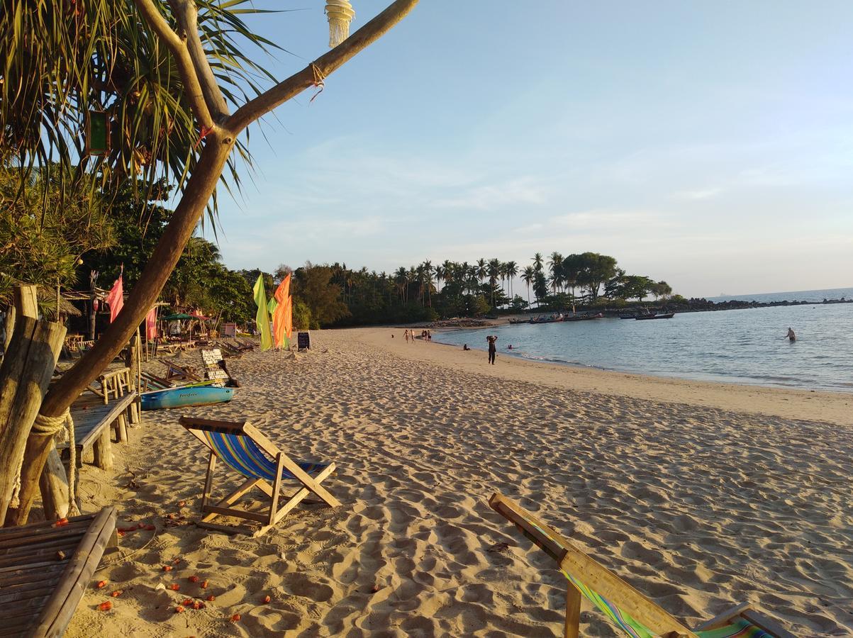 Relax Beach House Hotel Koh Lanta Exterior photo